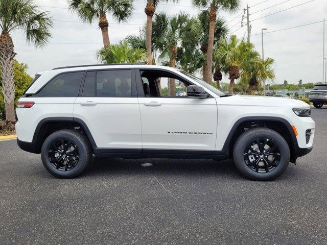 new 2025 Jeep Grand Cherokee car, priced at $37,997