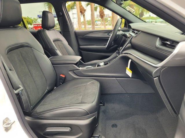 new 2025 Jeep Grand Cherokee car, priced at $37,997