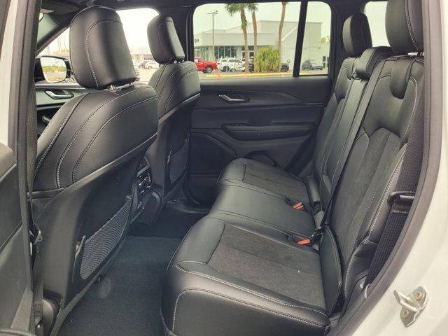 new 2025 Jeep Grand Cherokee car, priced at $37,997
