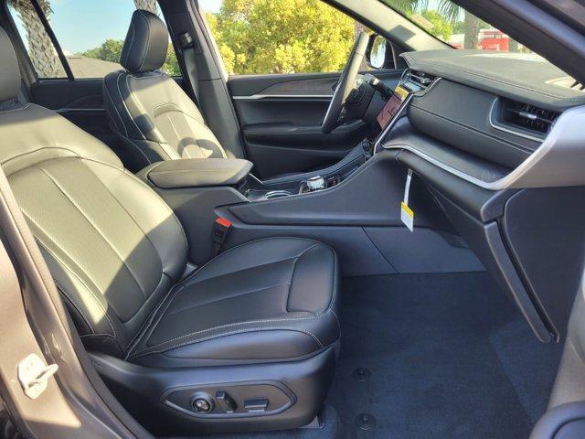new 2025 Jeep Grand Cherokee car, priced at $44,831