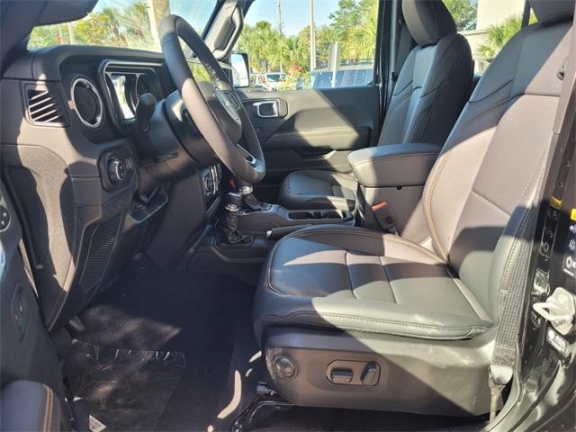 new 2025 Jeep Gladiator car, priced at $43,997