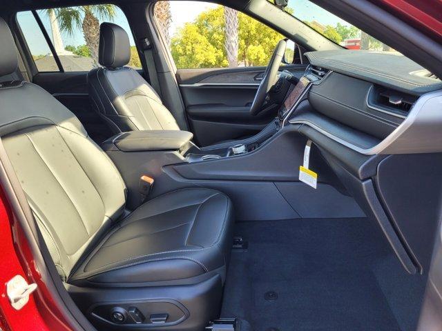 new 2025 Jeep Grand Cherokee car, priced at $38,554