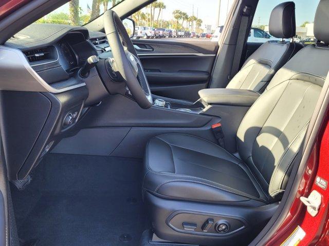 new 2025 Jeep Grand Cherokee car, priced at $38,554