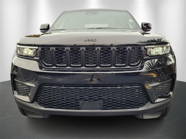 new 2025 Jeep Grand Cherokee car, priced at $38,654