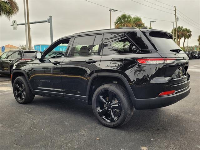 new 2025 Jeep Grand Cherokee car, priced at $38,654