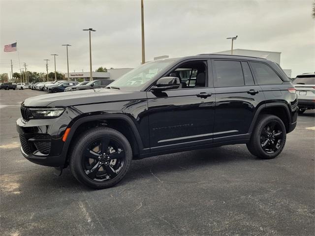 new 2025 Jeep Grand Cherokee car, priced at $38,654