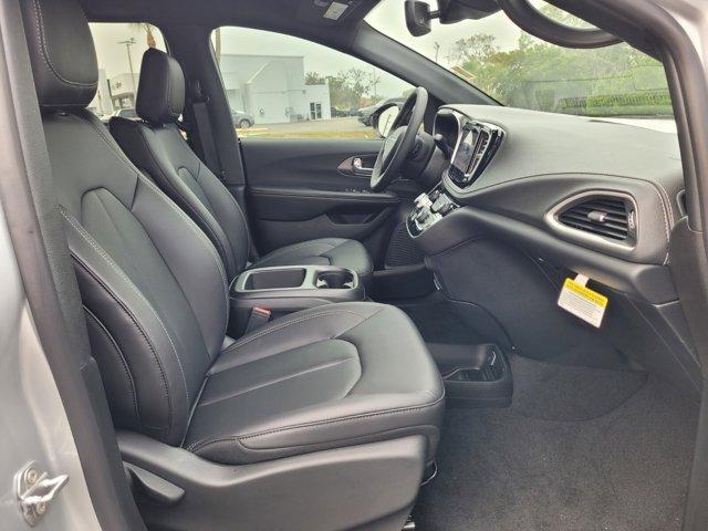 new 2026 Chrysler Pacifica car, priced at $38,398