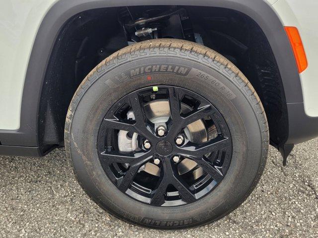 new 2025 Jeep Grand Cherokee car, priced at $34,461