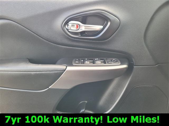 used 2022 Jeep Cherokee car, priced at $23,995