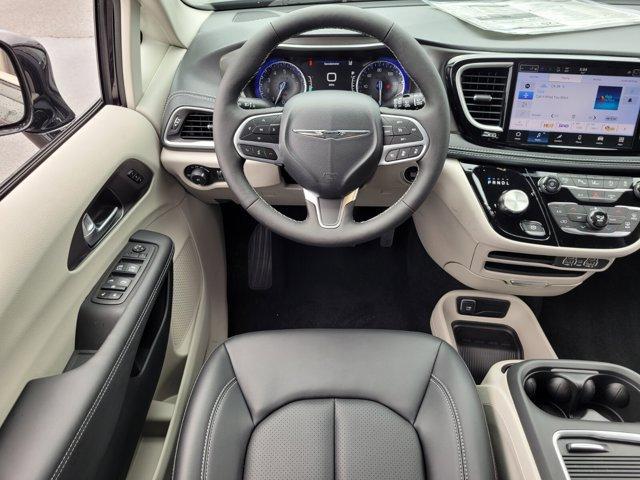 new 2024 Chrysler Pacifica car, priced at $39,530