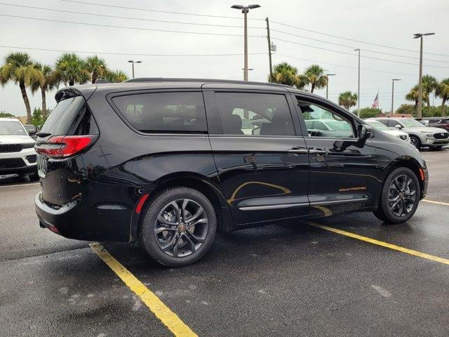 new 2024 Chrysler Pacifica car, priced at $39,530