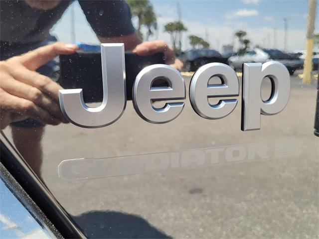 new 2025 Jeep Gladiator car, priced at $43,997