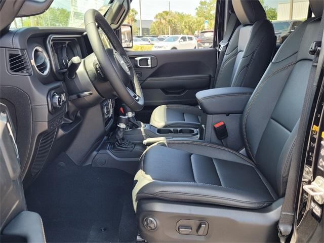 new 2025 Jeep Gladiator car, priced at $43,997