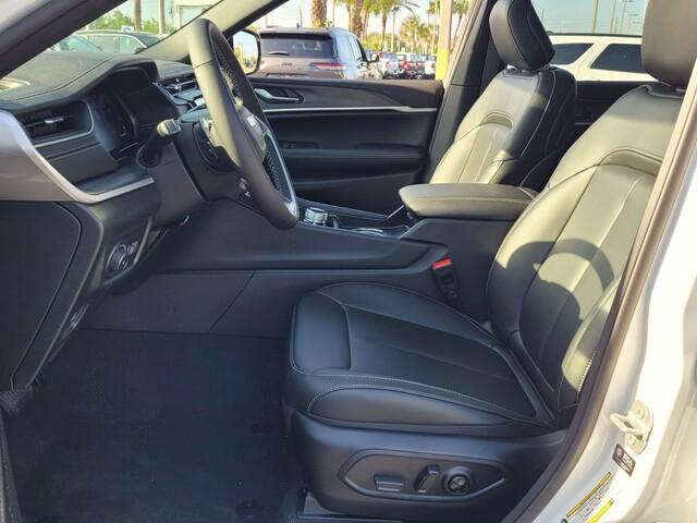 new 2025 Jeep Grand Cherokee L car, priced at $45,674