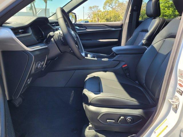 new 2025 Jeep Grand Cherokee car, priced at $42,977