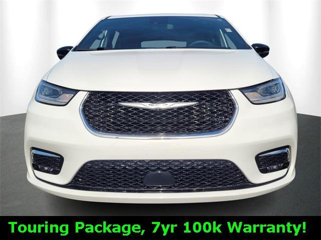 used 2024 Chrysler Pacifica car, priced at $32,500