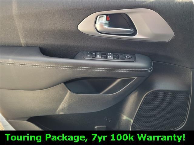 used 2024 Chrysler Pacifica car, priced at $32,500