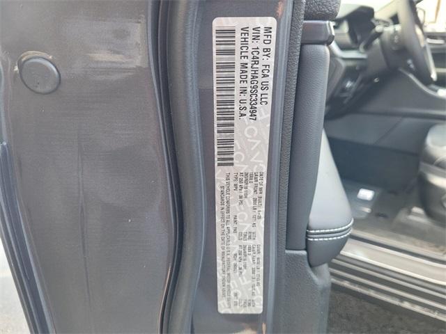new 2025 Jeep Grand Cherokee car, priced at $38,997