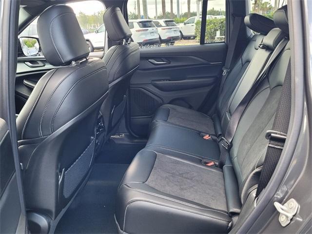 new 2025 Jeep Grand Cherokee car, priced at $38,997