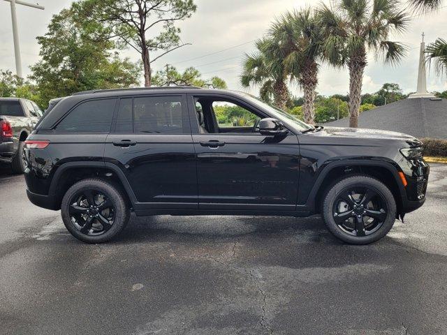 new 2025 Jeep Grand Cherokee car, priced at $45,821