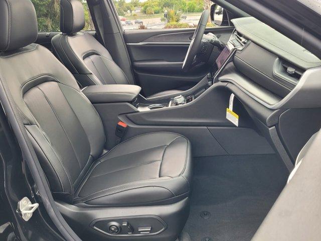 new 2025 Jeep Grand Cherokee car, priced at $45,821