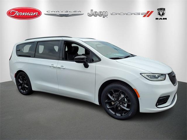 new 2024 Chrysler Pacifica car, priced at $42,179