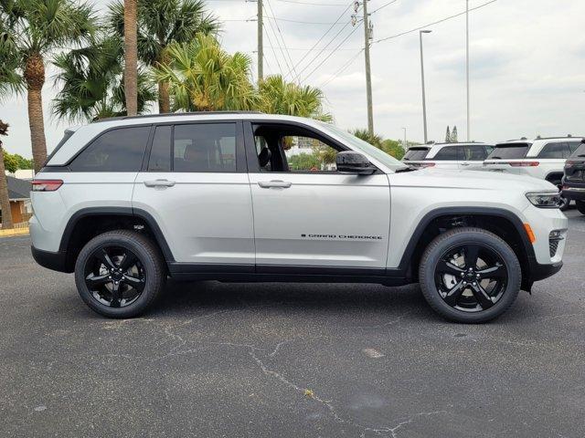 new 2025 Jeep Grand Cherokee car, priced at $37,324