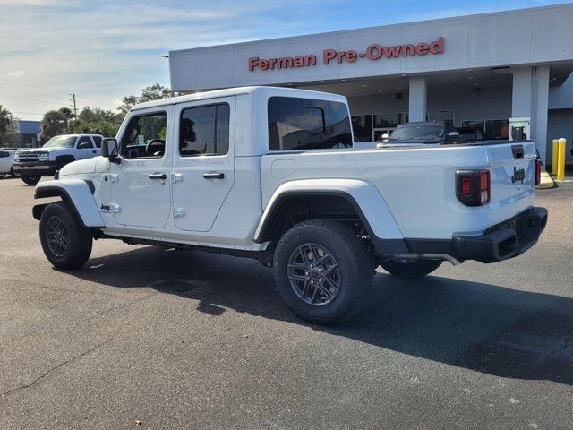 new 2026 Jeep Gladiator car, priced at $44,356
