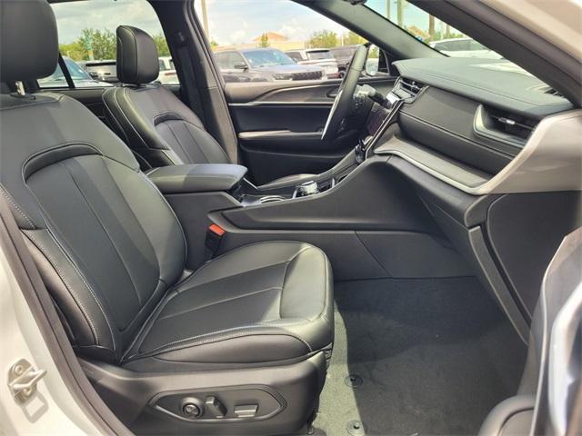 new 2025 Jeep Grand Cherokee car, priced at $45,357
