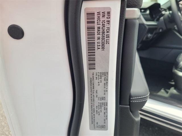 new 2025 Jeep Grand Cherokee car, priced at $45,357