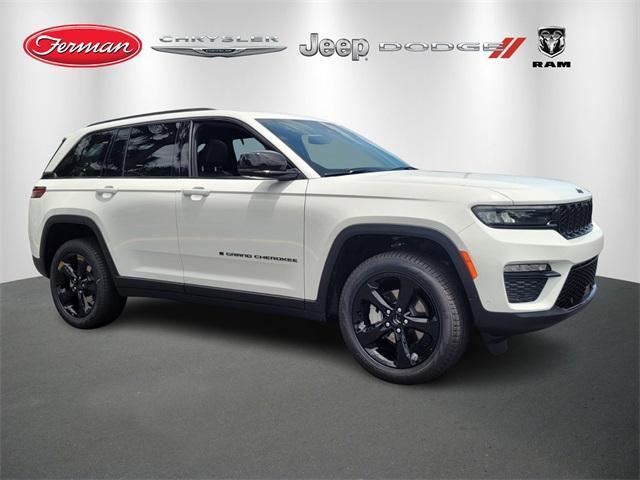 new 2025 Jeep Grand Cherokee car, priced at $47,997