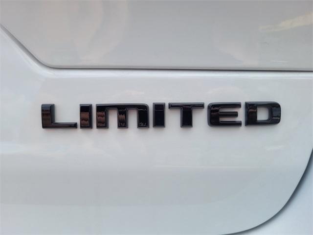 new 2025 Jeep Grand Cherokee car, priced at $45,357