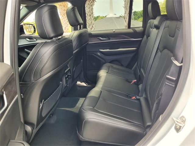 new 2025 Jeep Grand Cherokee car, priced at $45,357