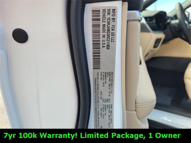 used 2024 Jeep Grand Cherokee car, priced at $35,900