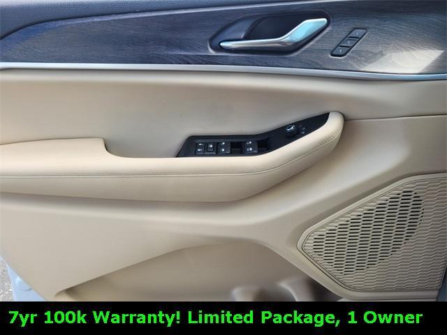 used 2024 Jeep Grand Cherokee car, priced at $35,900
