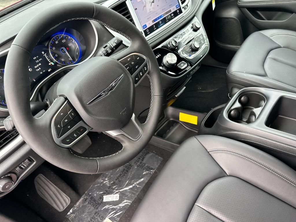 new 2025 Chrysler Pacifica car, priced at $46,220