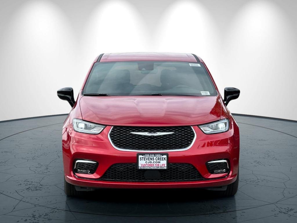 new 2025 Chrysler Pacifica car, priced at $46,220