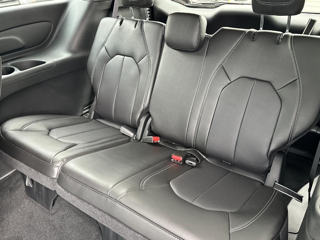 new 2025 Chrysler Pacifica car, priced at $46,220
