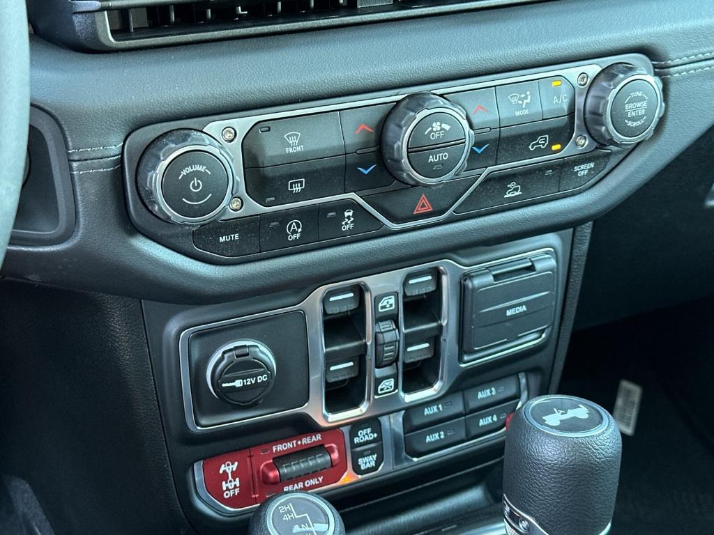 new 2025 Jeep Wrangler car, priced at $58,705