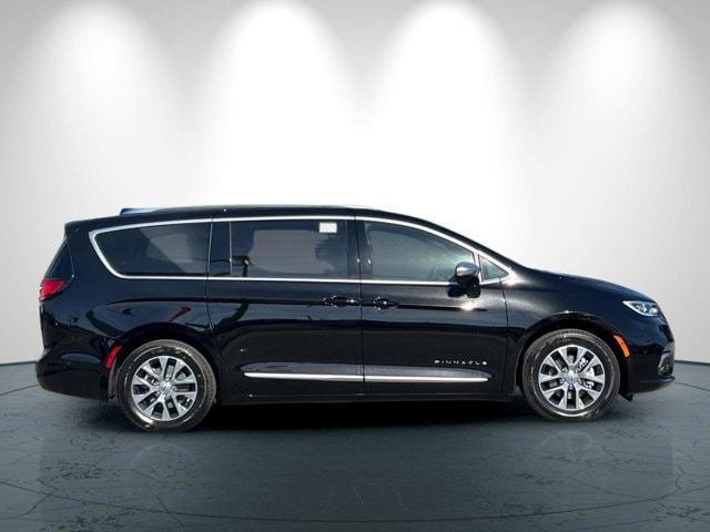 new 2025 Chrysler Pacifica Hybrid car, priced at $61,780