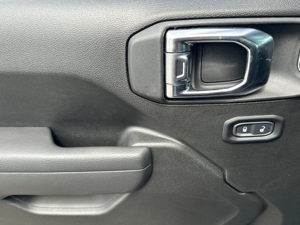 new 2025 Jeep Wrangler car, priced at $61,300