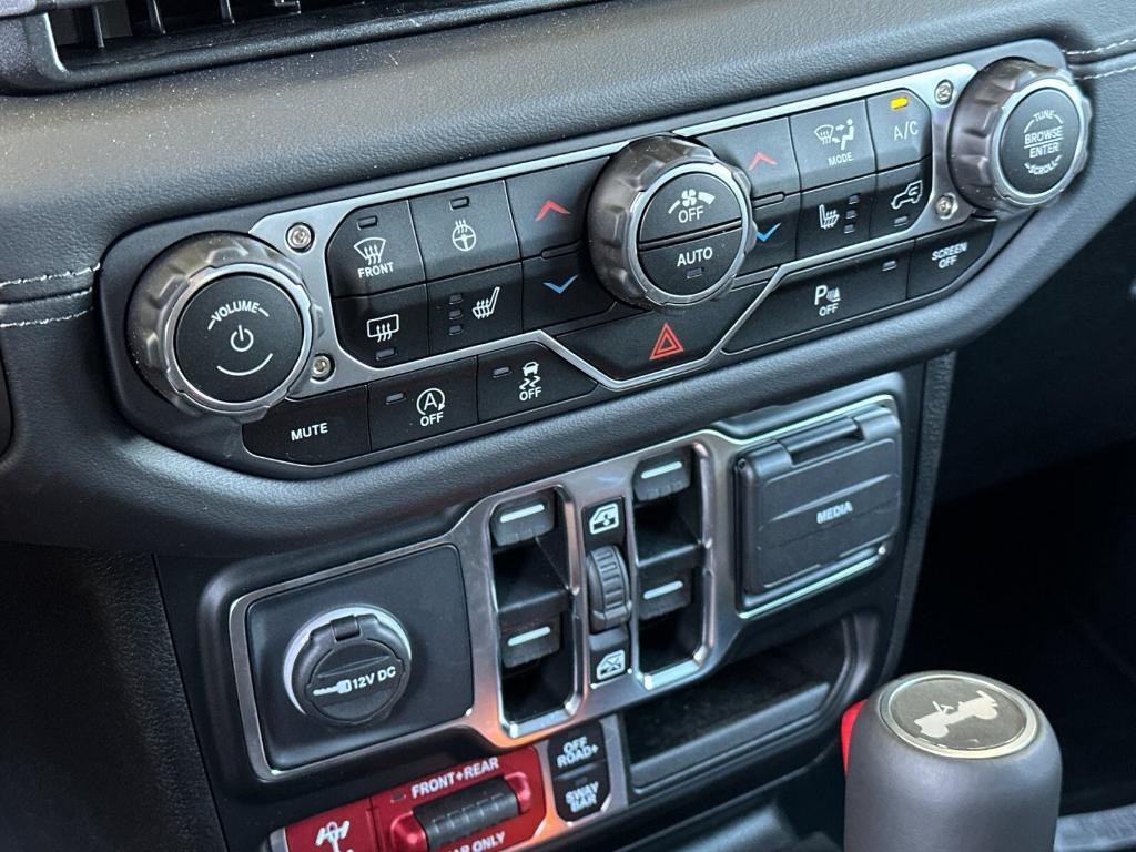 new 2025 Jeep Wrangler car, priced at $73,055