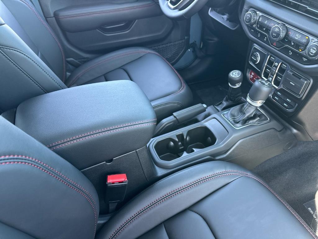 new 2025 Jeep Wrangler car, priced at $68,170