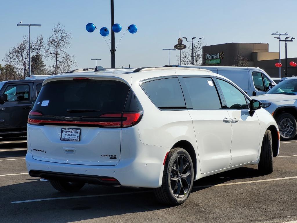 new 2025 Chrysler Pacifica car