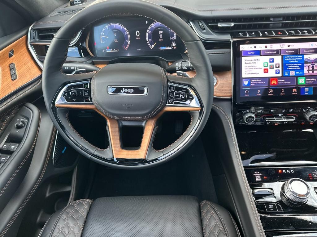 new 2025 Jeep Grand Cherokee car, priced at $69,825