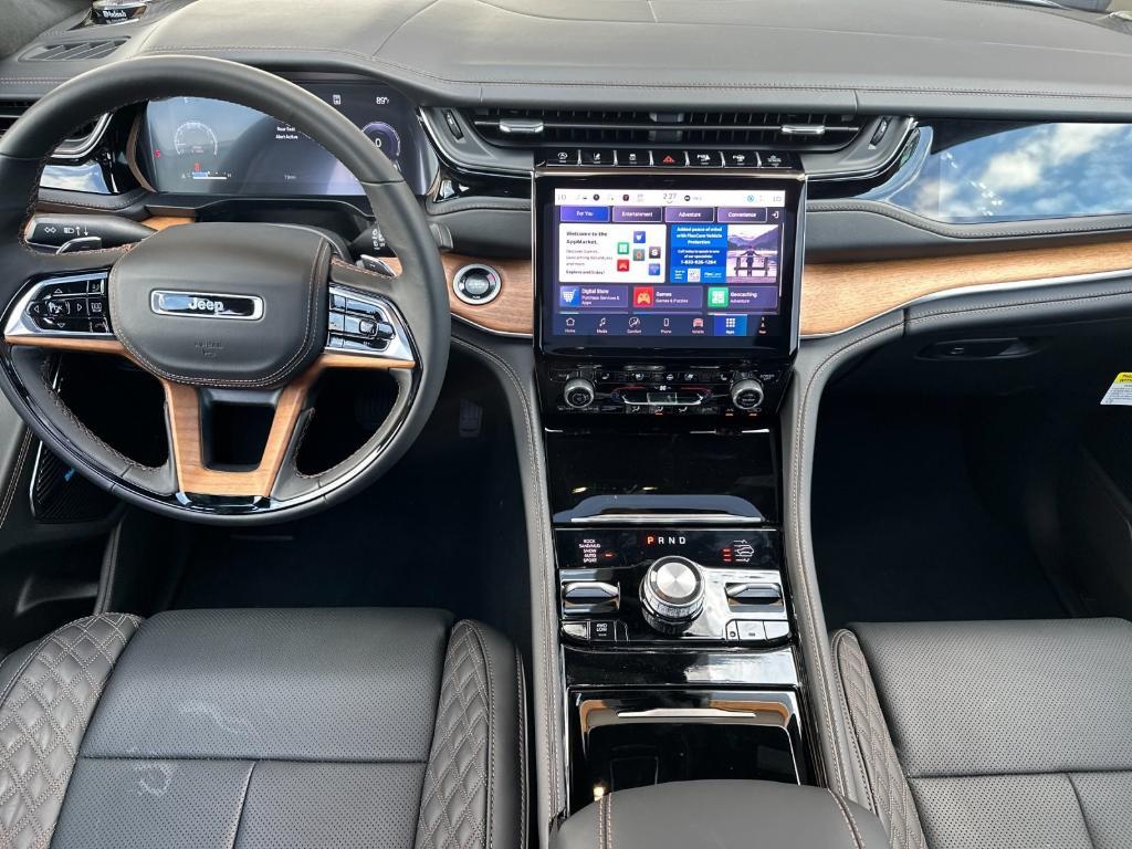new 2025 Jeep Grand Cherokee car, priced at $69,825