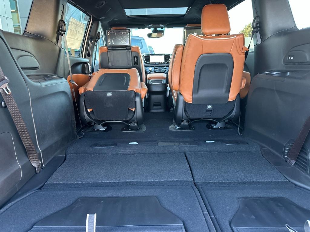 new 2026 Chrysler Pacifica Hybrid car, priced at $62,555