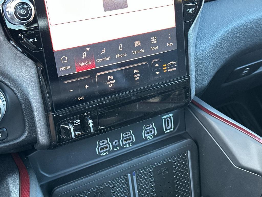 new 2025 Ram 1500 car
