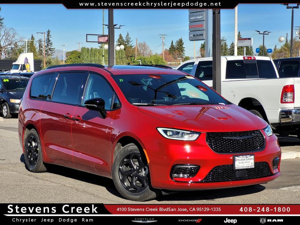 new 2025 Chrysler Pacifica Hybrid car