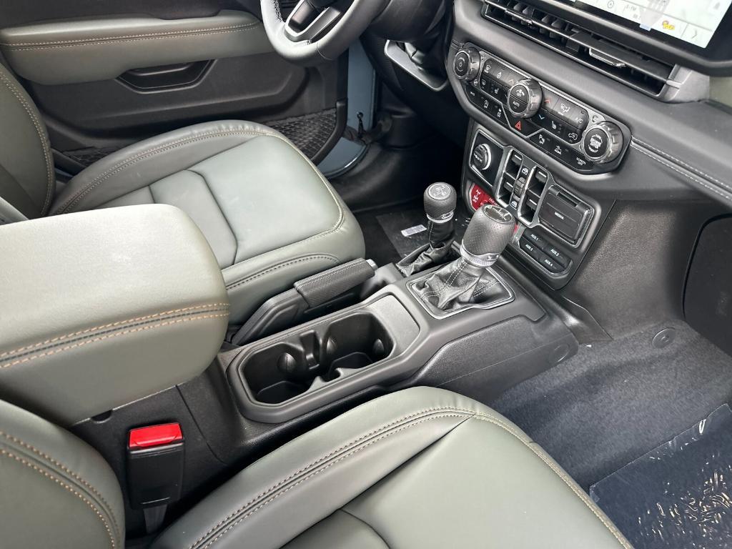 new 2025 Jeep Gladiator car, priced at $64,415